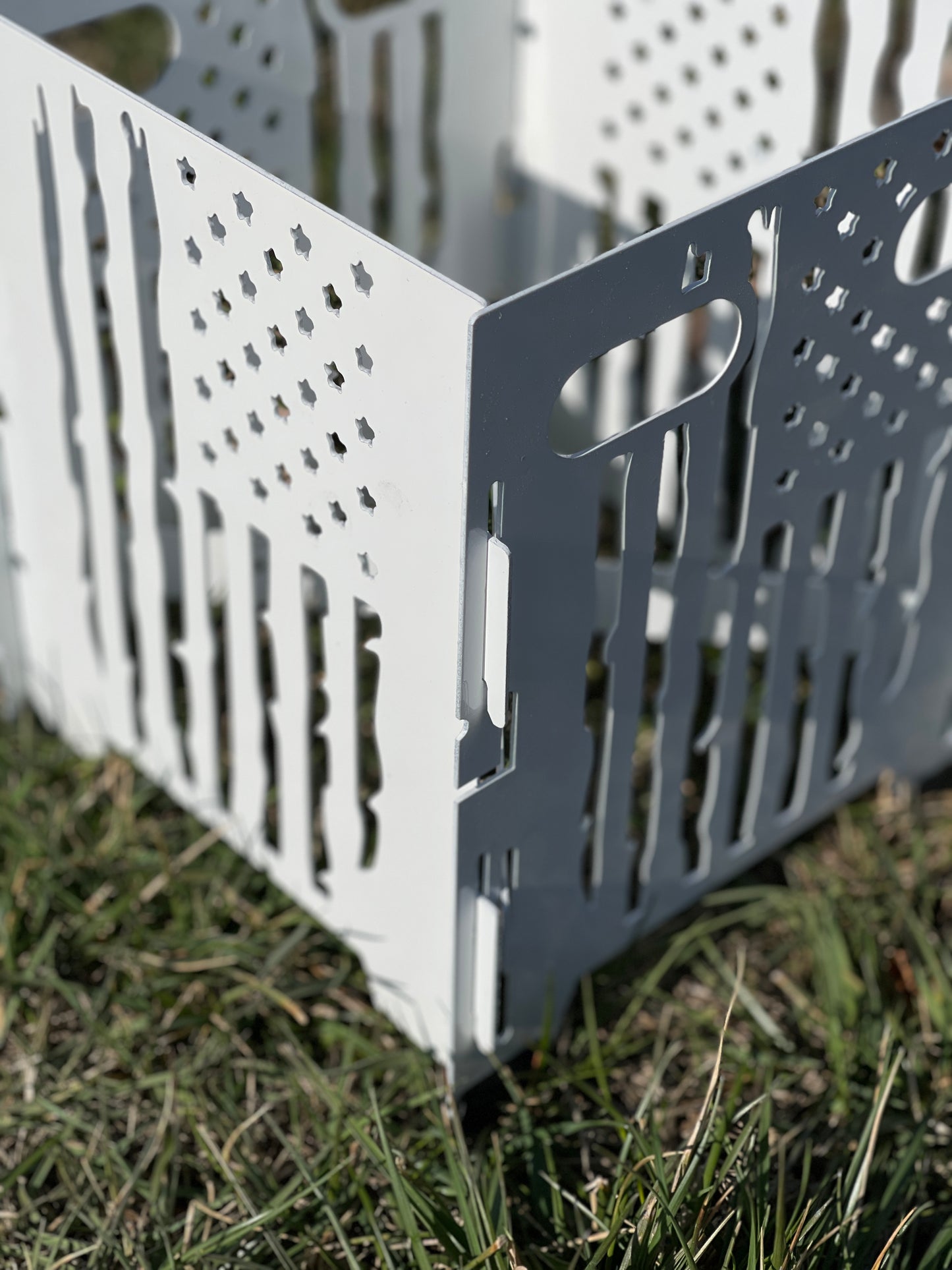 White Flag Metal Plant Stand | Collapsable