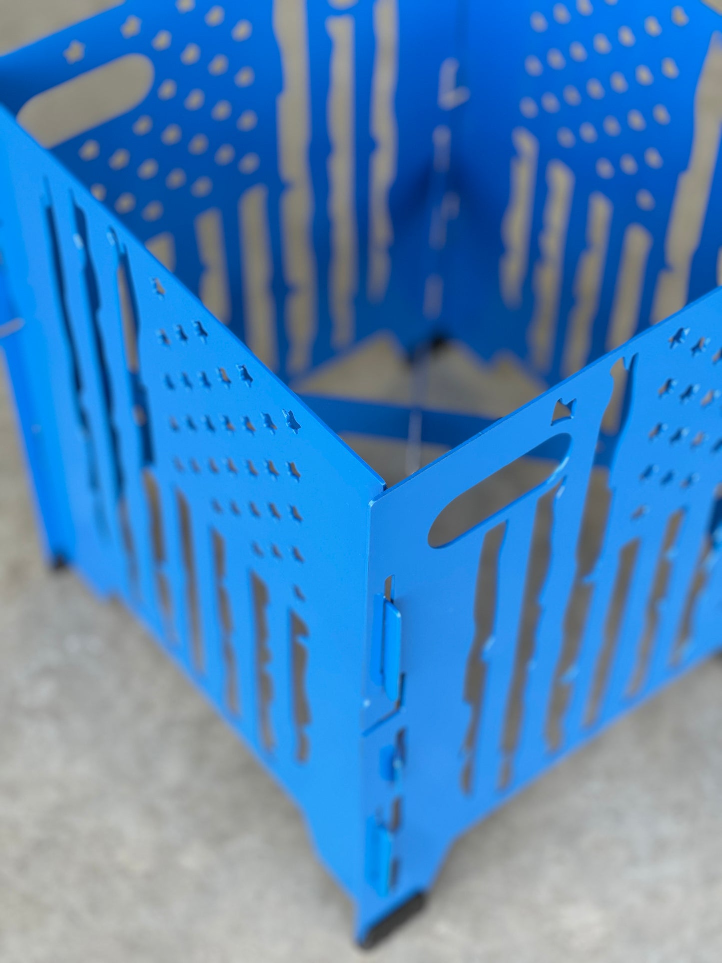 Blue Flag Metal Plant Stand | Collapsable