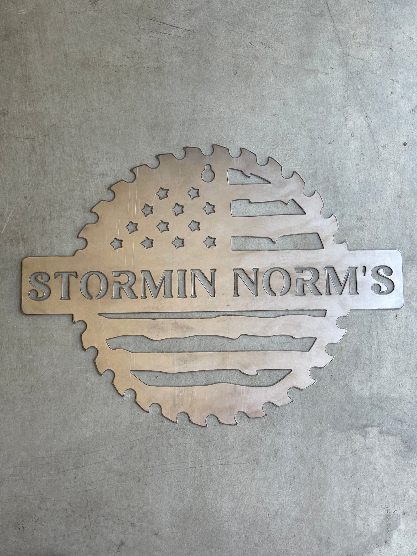 Custom Flag Saw Blade Workshop Metal Sign 18"– Personalized Metal Shop Decor for Dad, Mom, or Any Name