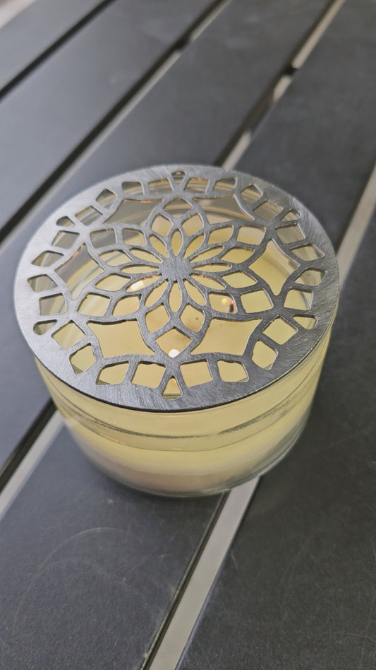 Golden Petals Candle Topper – Metal Floral Jar Candle Accessory for Farmhouse & Elegant Home Decor