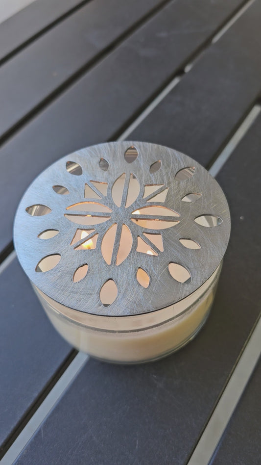 Luna Bloom Candle Topper – Floral Metal Candle Lid for Jar Candles