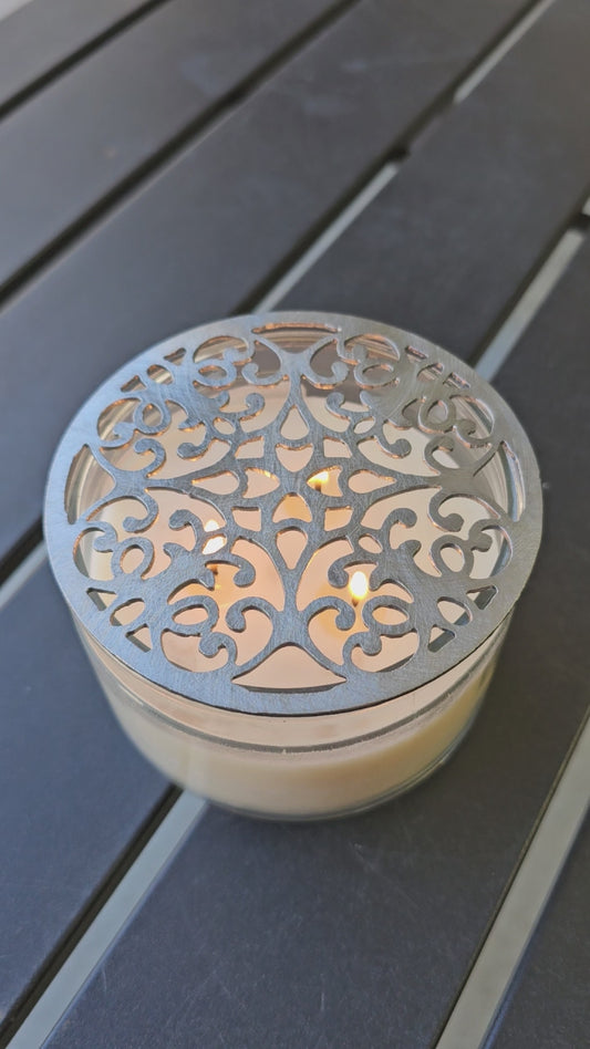 Baroque Bloom Candle Topper – Elegant Floral Candle Accessory