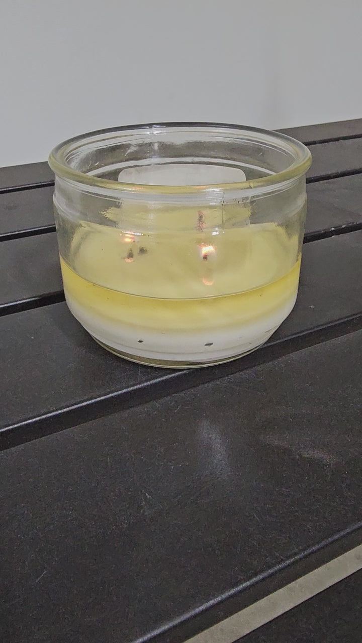 metal candle lid for extinguishing flame